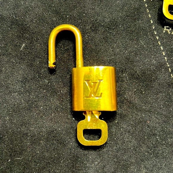 Authentic LV Lock & Key #317 - Picture 1 of 2